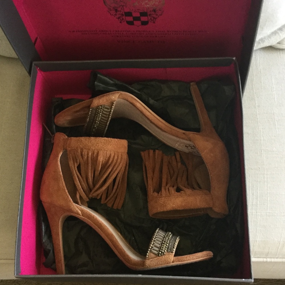 Vince Camuto Truman Heels in Box - Picture 4 of 5